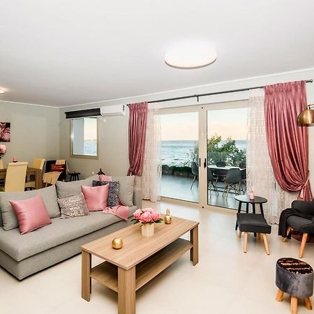 Beachfront Artemida Retreat - Peony Seabreeze Gem Екстериор снимка
