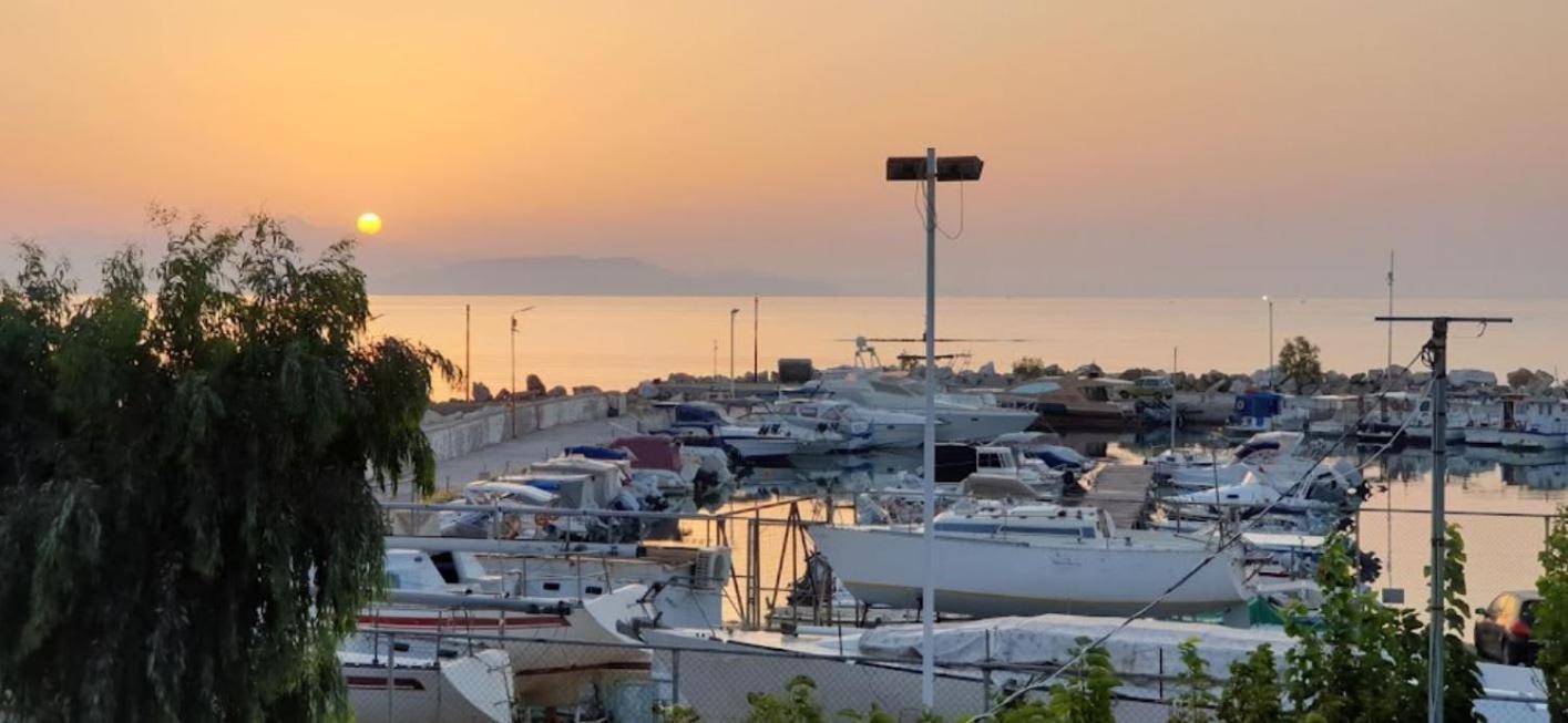 Beachfront Artemida Retreat - Peony Seabreeze Gem Екстериор снимка