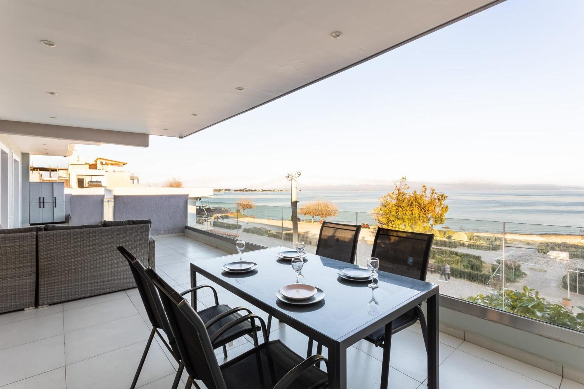 Beachfront Artemida Retreat - Peony Seabreeze Gem Екстериор снимка