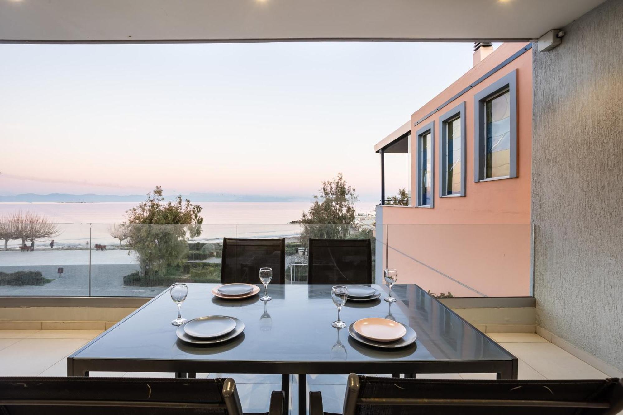 Beachfront Artemida Retreat - Peony Seabreeze Gem Екстериор снимка