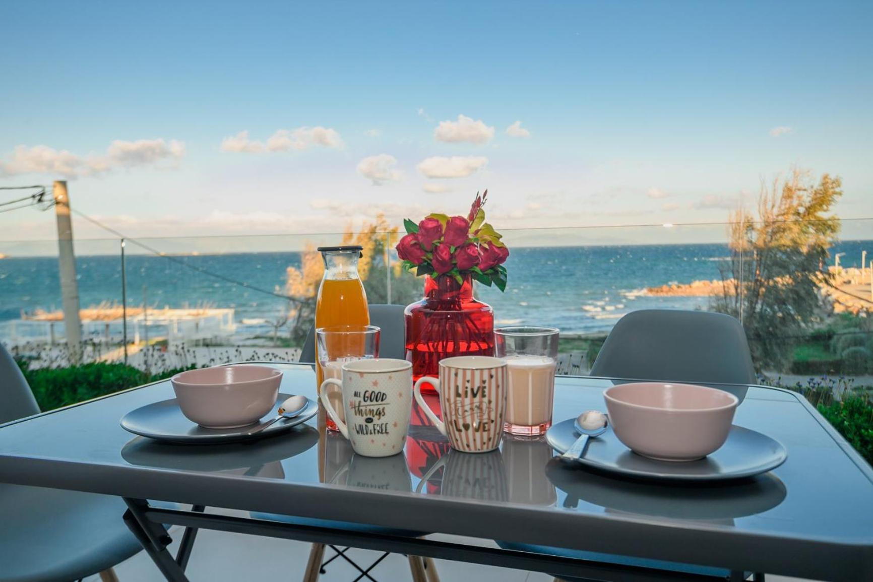 Beachfront Artemida Retreat - Peony Seabreeze Gem Екстериор снимка